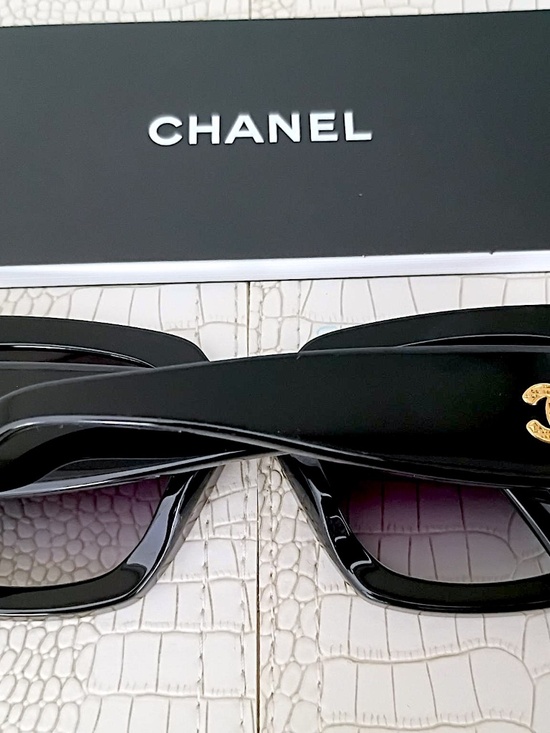 New Chanel 5435 C.501/6G Black/Gold, Grey Gradient Lens RECTANGLE SUNGLASSES . main image 8